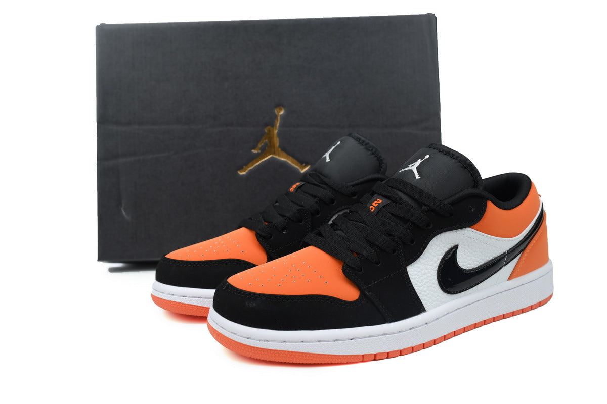 Nike Air Jordan 1 Retro Low Low-Top Sneakers