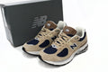 New Balance 2002R Sneakers