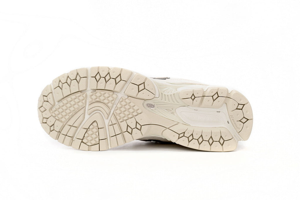 New Balance 2002R Sneakers