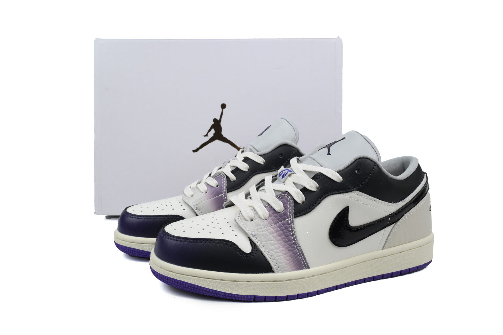 Nike Air Jordan 1 Retro Low Low-Top Sneakers