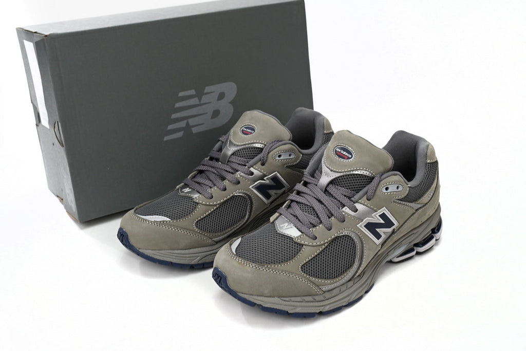 New Balance 2002R Sneakers