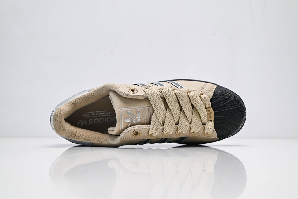 adidas Originals Superstar – Beige Upper with Silver 3-Stripes & Black Shell Toe