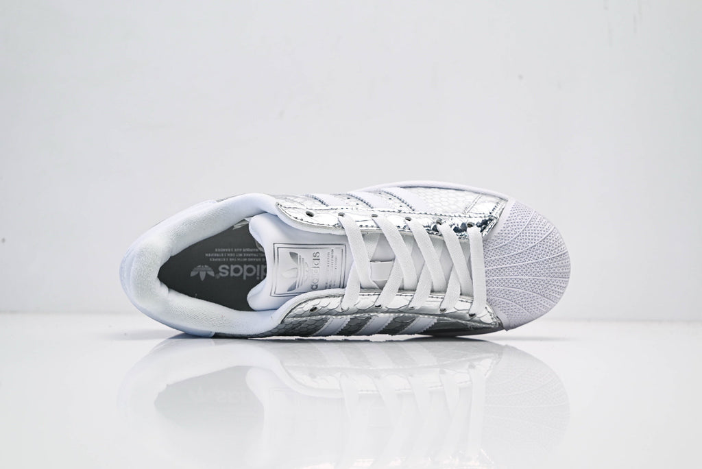 adidas Originals Superstar – Silver Snake-Embossed Upper with White 3-Stripes & Gum Shell Toe