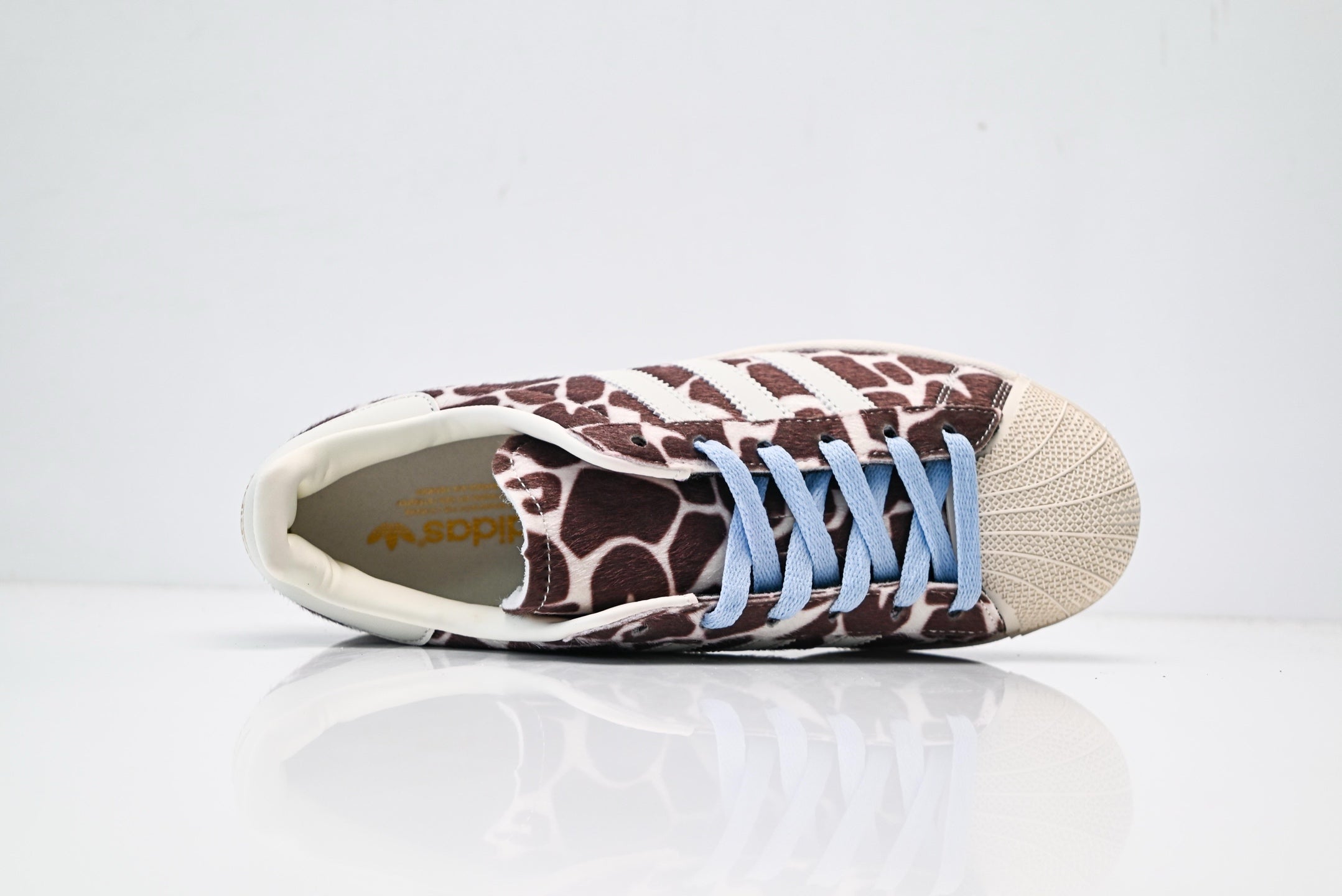 adidas Originals Superstar – Off-White Giraffe Print Shell Toe