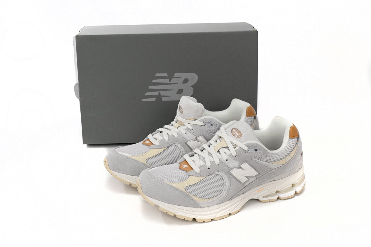 New Balance 2002R Sneakers