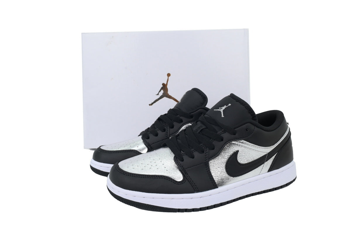 Nike Air Jordan 1 Retro Low Low-Top Sneakers