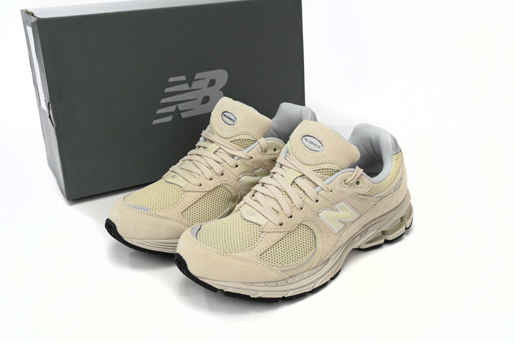New Balance 2002R Sneakers