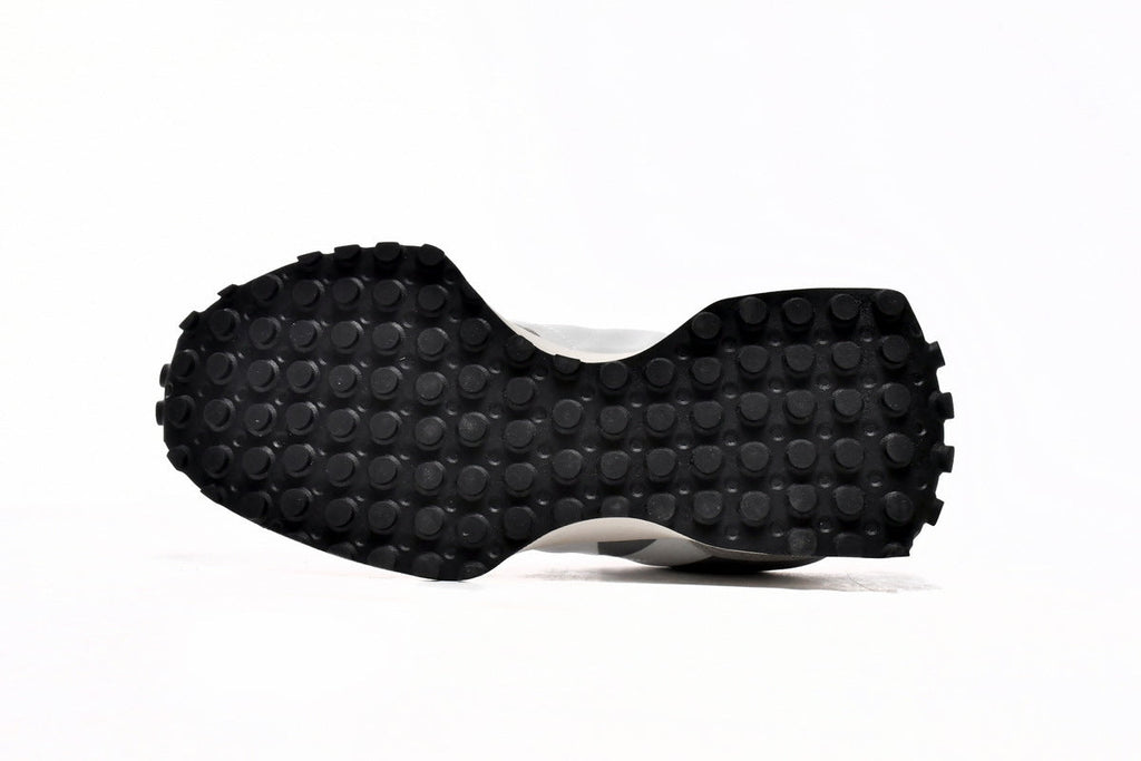 New Balance 327 Sneakers