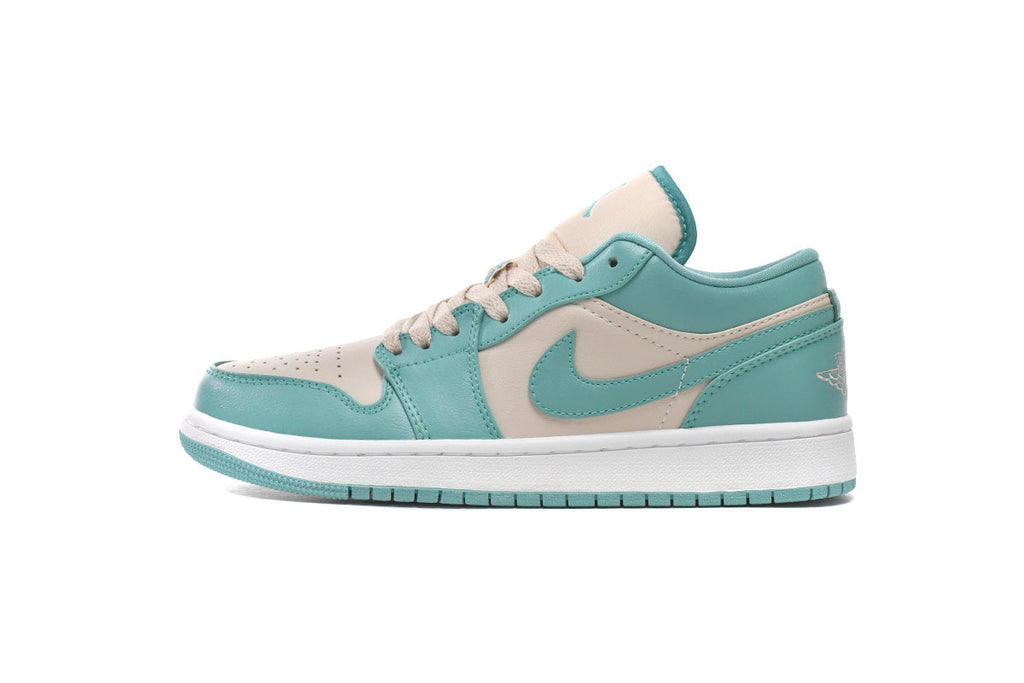 Nike Air Jordan 1 Retro Low Low-Top Sneakers