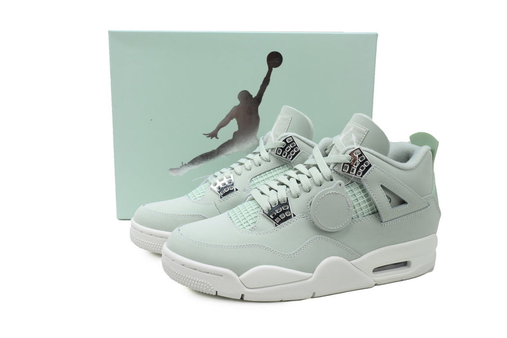 Nike Air Jordan 4 – Retro Basketball Sneakers