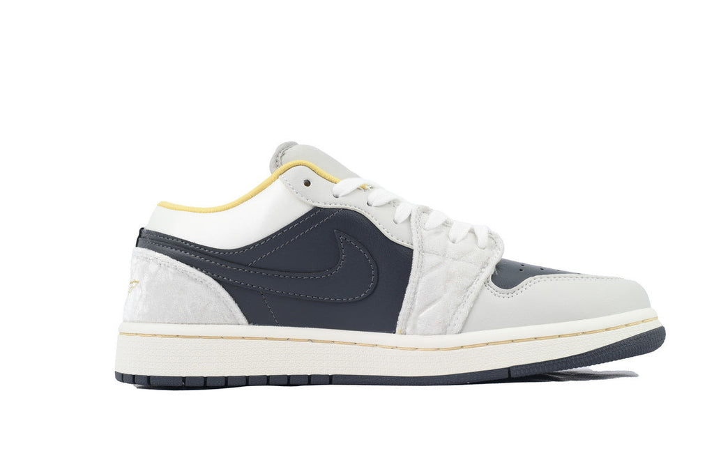 Nike Air Jordan 1 Retro Low Low-Top Sneakers