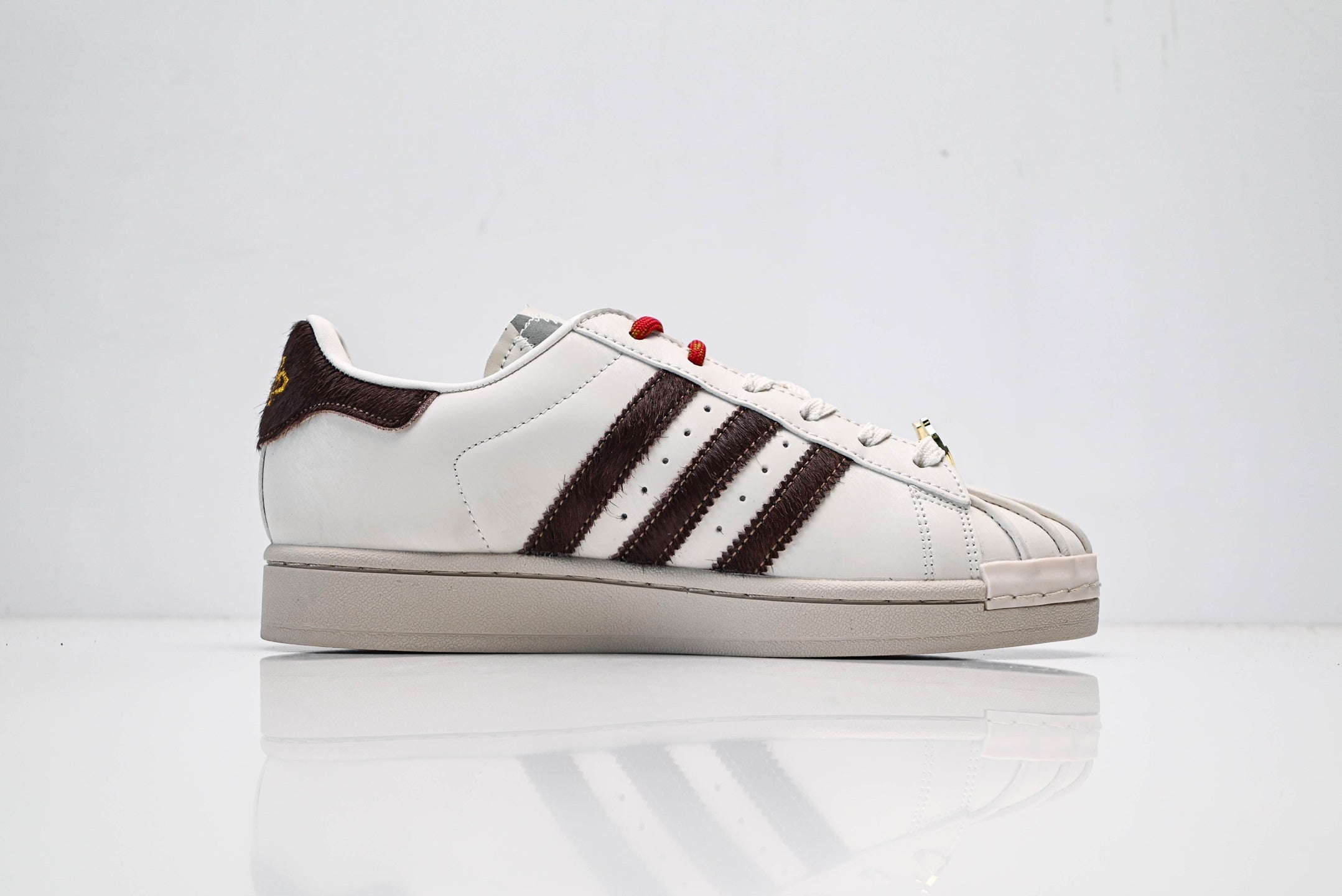 adidas Originals Superstar – Off-White & Brown Horsehair Upper with Red Laces & White Shell Toe