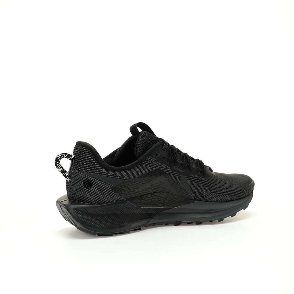 Nike Pegasus Trail – All-Black Mesh Trail Running Sneakers