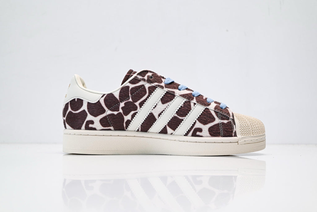 adidas Originals Superstar – Off-White Giraffe Print Shell Toe