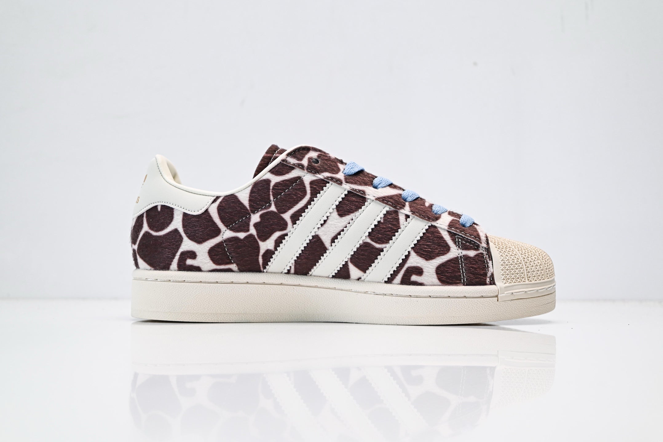 adidas Originals Superstar – Off-White Giraffe Print Shell Toe