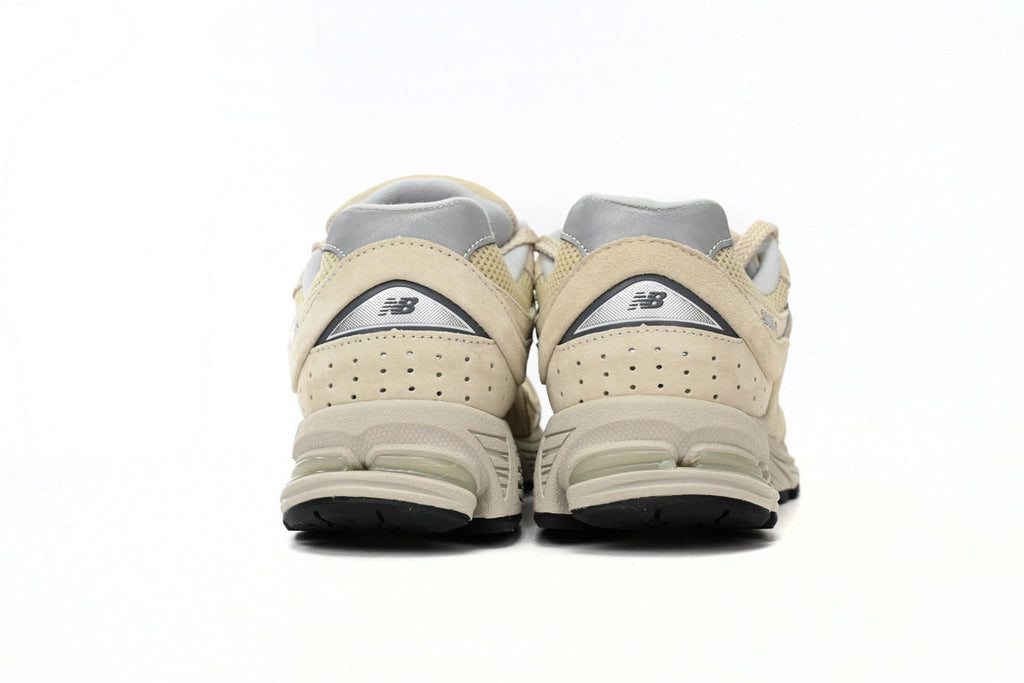 New Balance 2002R Sneakers