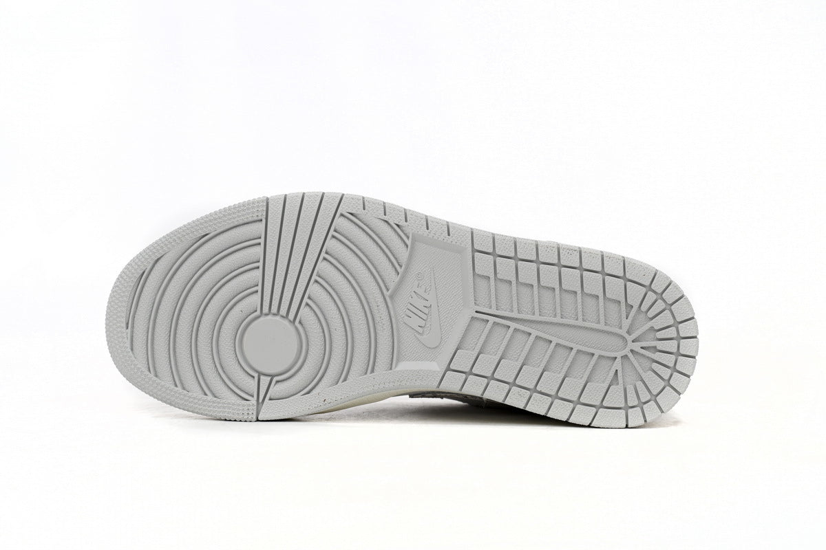 Nike Air Jordan 1 Retro Low Low-Top Sneakers