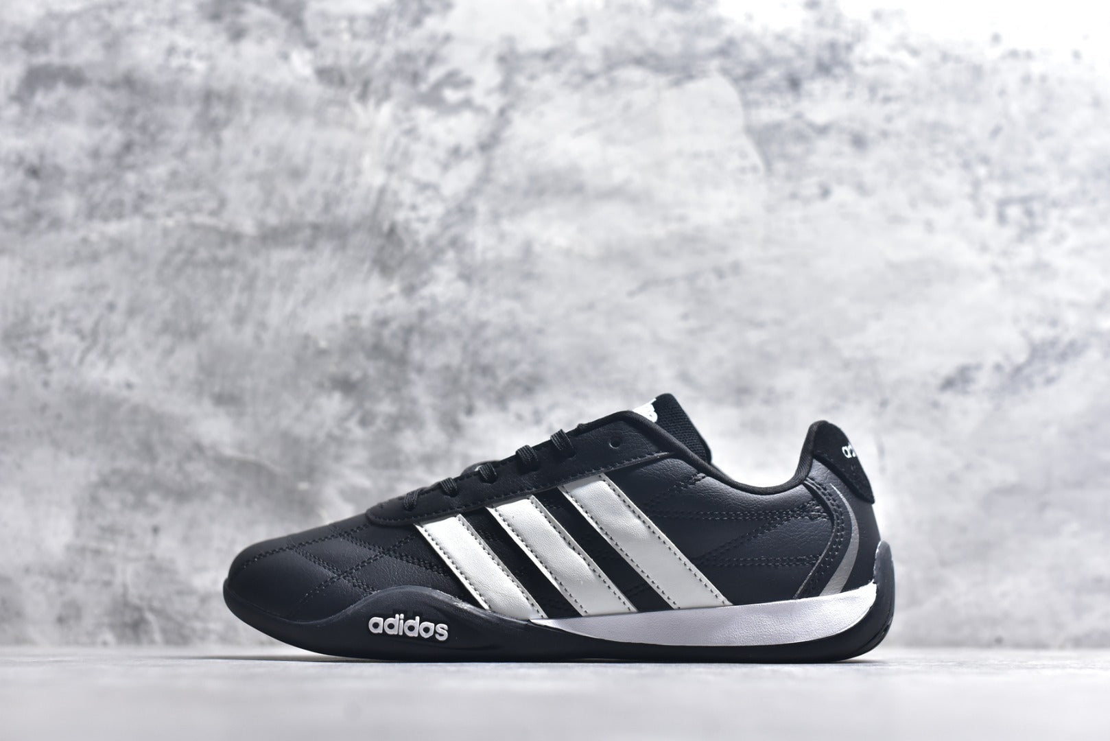 Adidas Adipista Trainers | Non-Slip & Durable Casual Shoes | EU 36-45