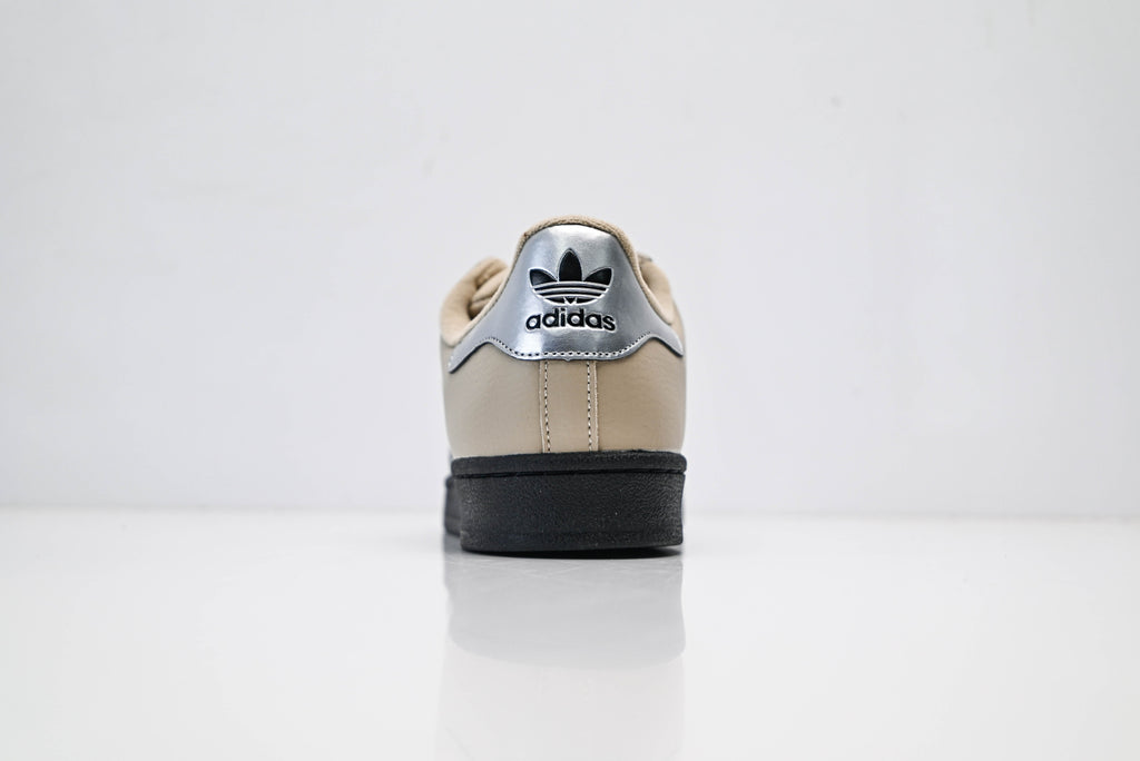 adidas Originals Superstar – Beige Upper with Silver 3-Stripes & Black Shell Toe