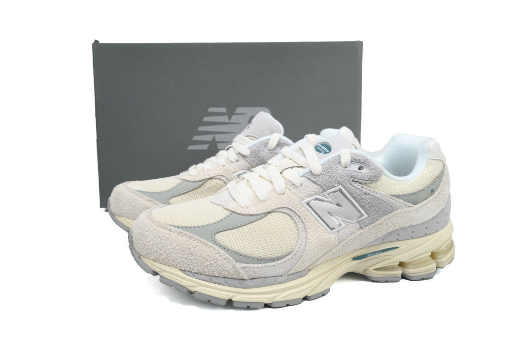 New Balance 2002R Sneakers