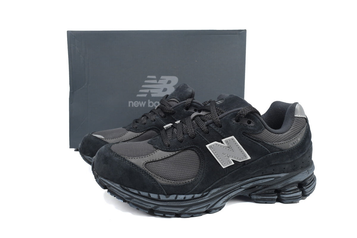 New Balance 2002R Sneakers