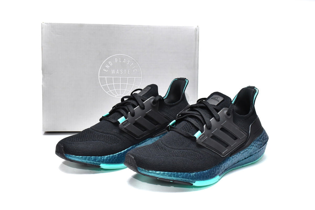 Adidas Ultraboost 22 Running Shoes