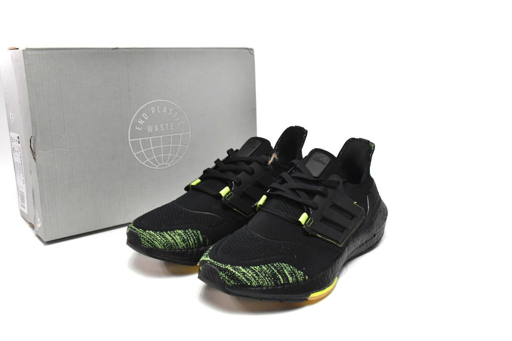 Adidas Ultraboost 22 Running Shoes