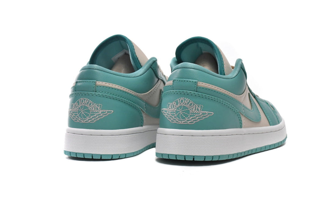 Nike Air Jordan 1 Retro Low Low-Top Sneakers