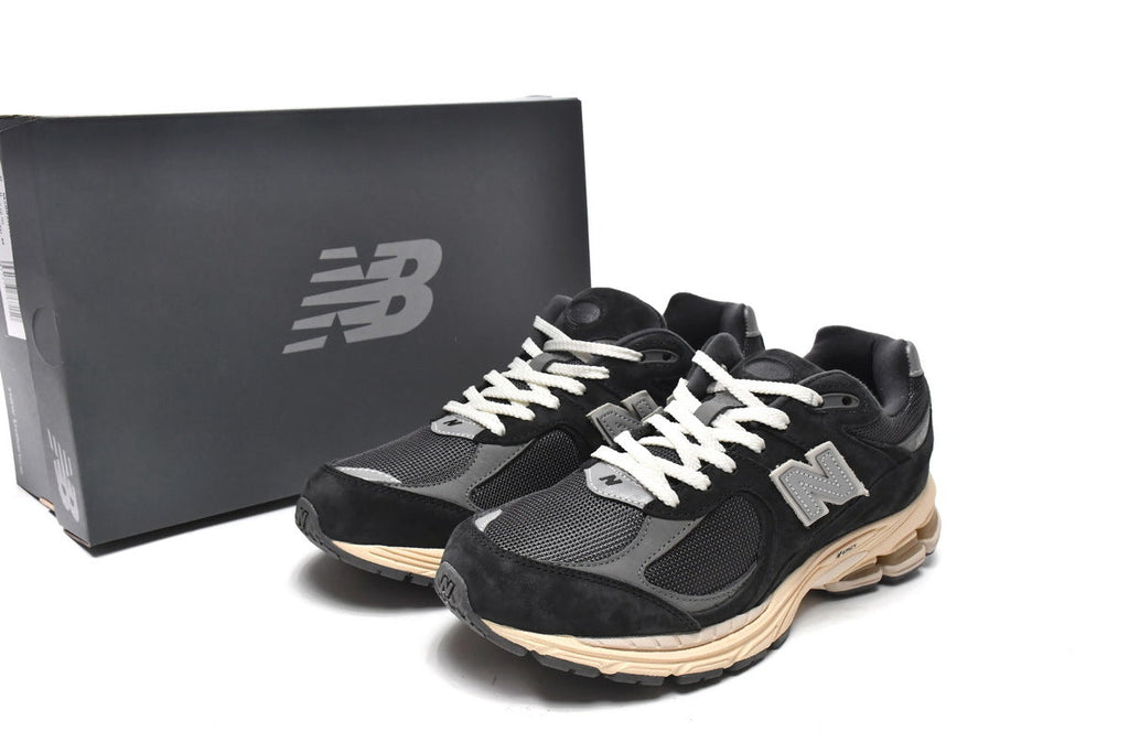 New Balance 2002R Sneakers