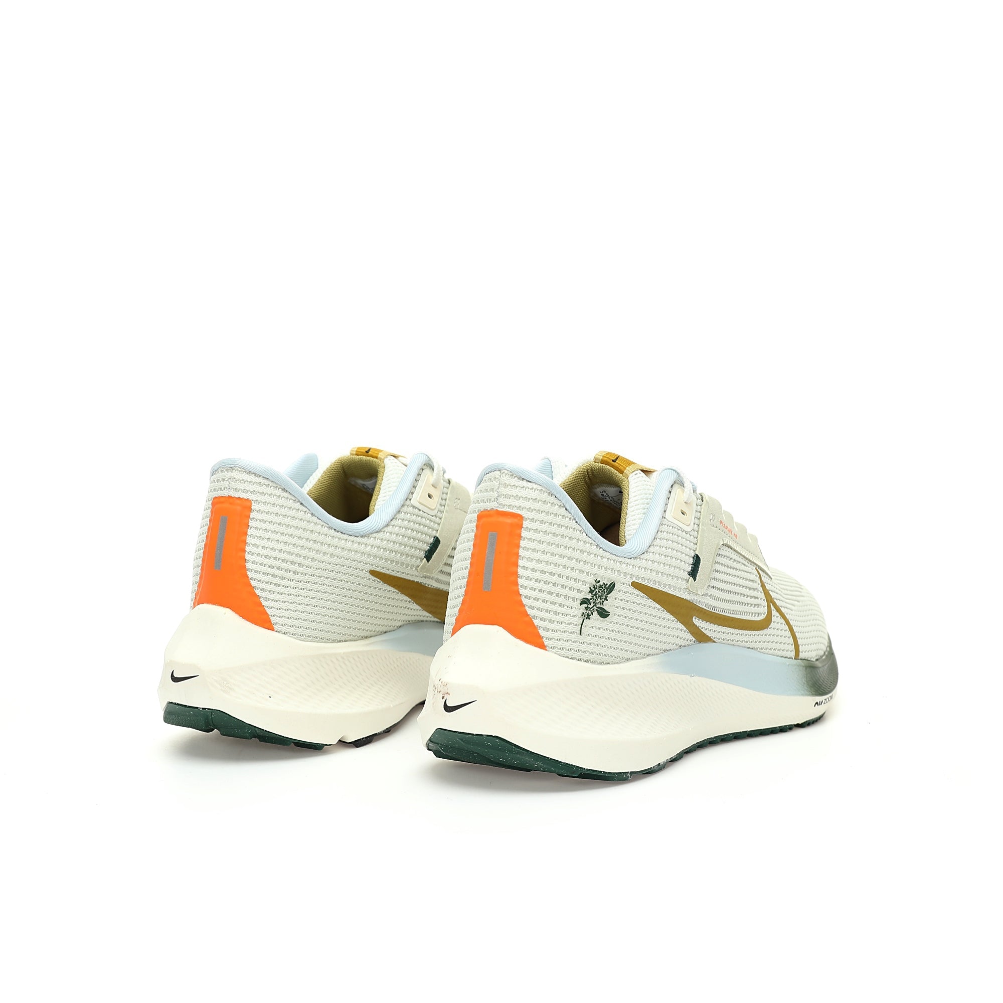 Nike Air Zoom Pegasus 40 – Off-White / Gold / Green Mesh Running Sneakers