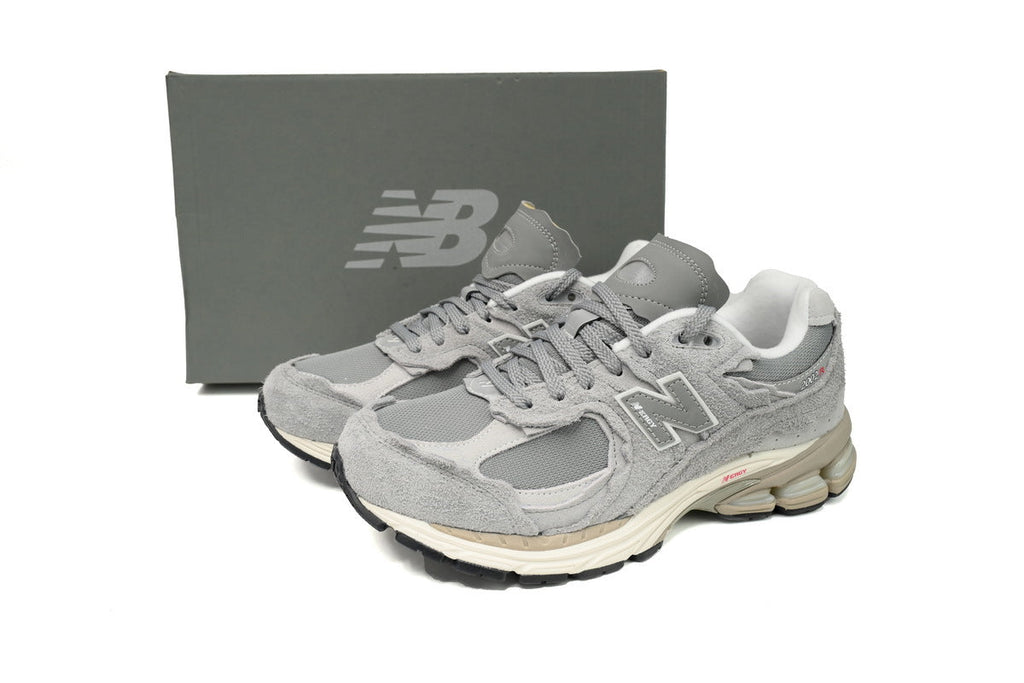 New Balance 2002R Sneakers