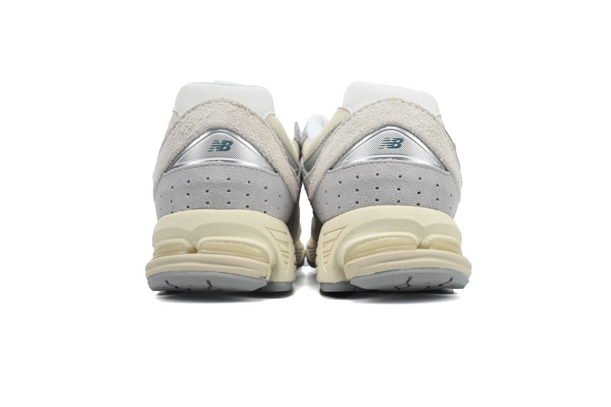 New Balance 2002R Sneakers
