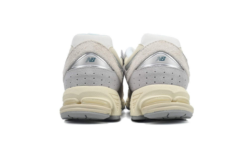 New Balance 2002R Sneakers