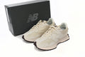 New Balance 327 Sneakers