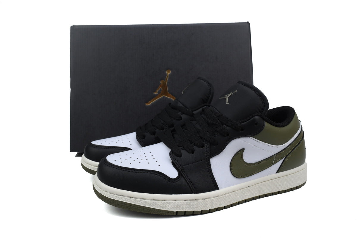 Nike Air Jordan 1 Retro Low Low-Top Sneakers