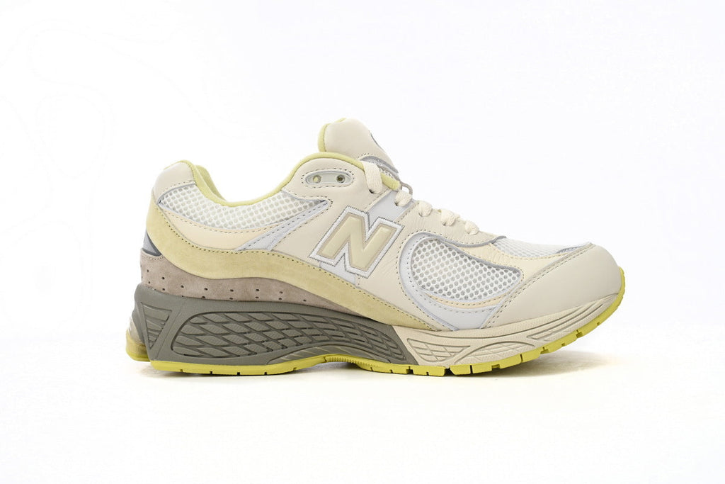 New Balance 2002R Sneakers