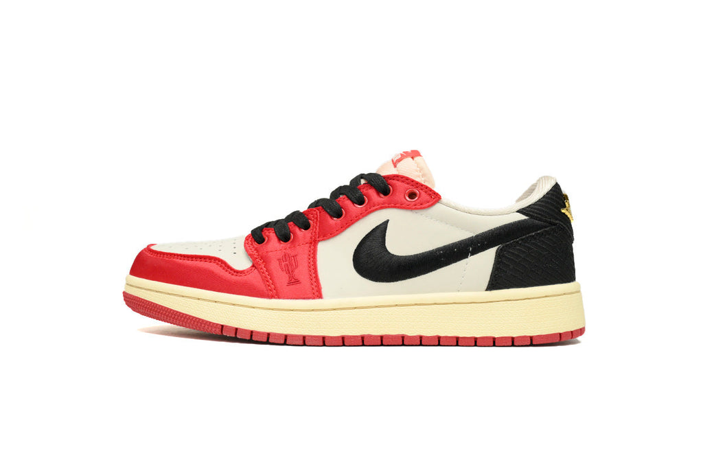 Nike Air Jordan 1 Retro Low Low-Top Sneakers