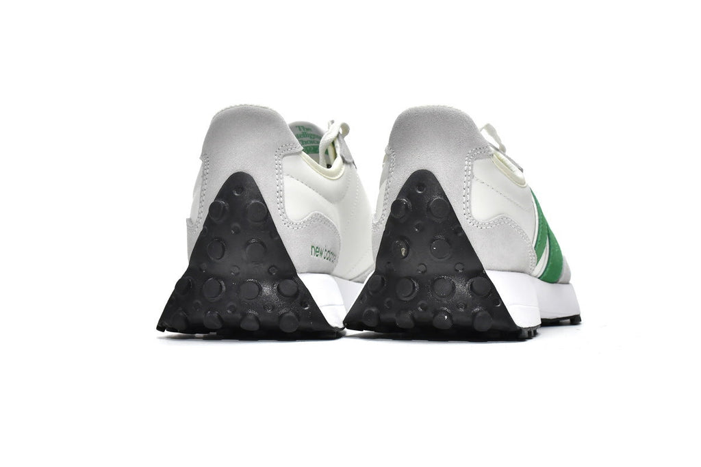 New Balance 327 Sneakers