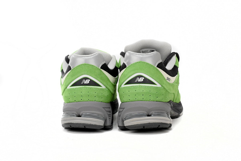New Balance 2002R Sneakers