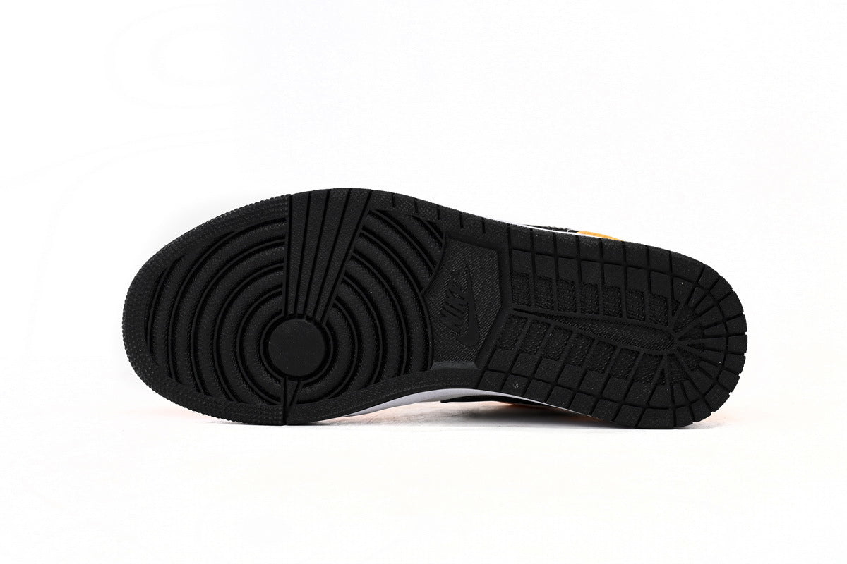 Nike Air Jordan 1 Retro Low Low-Top Sneakers