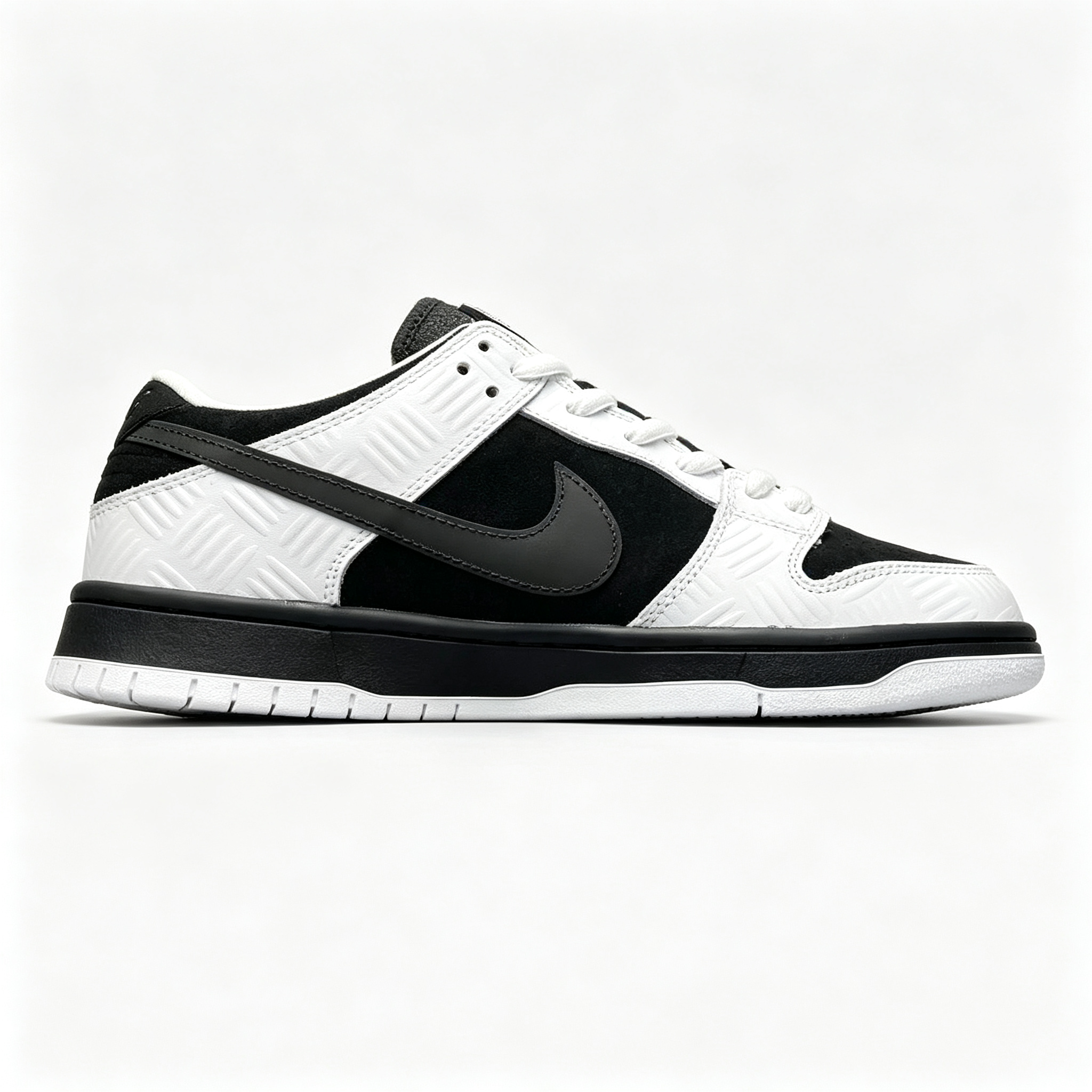 Nike Dunk Low 'Black / White / Orange'