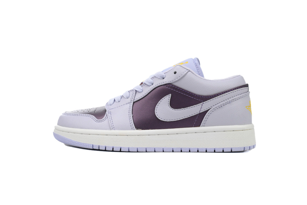Nike Air Jordan 1 Retro Low Low-Top Sneakers