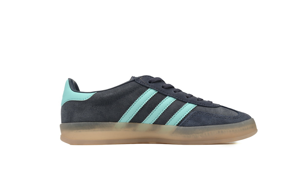 Adidas Samba OG – Retro German-Inspired Sneakers