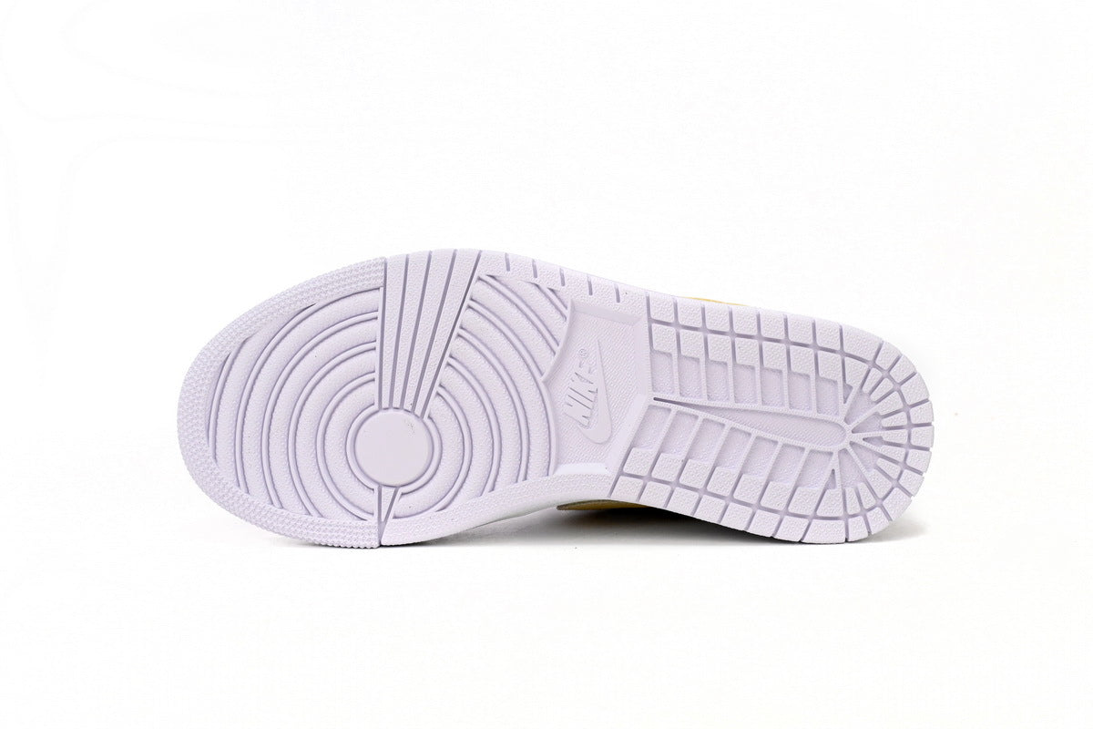 Nike Air Jordan 1 Retro Low Low-Top Sneakers