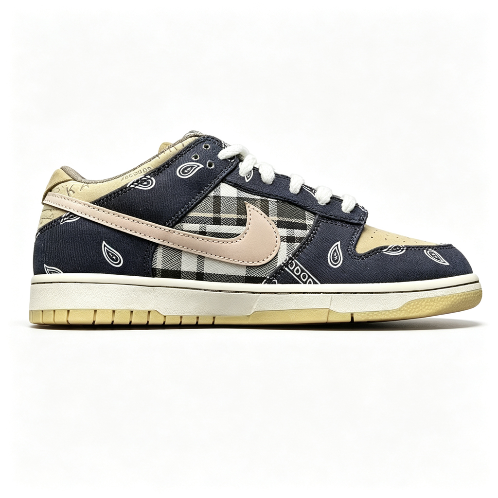 Nike Dunk Low – Beige / Navy Bandana Plaid Print / Gum