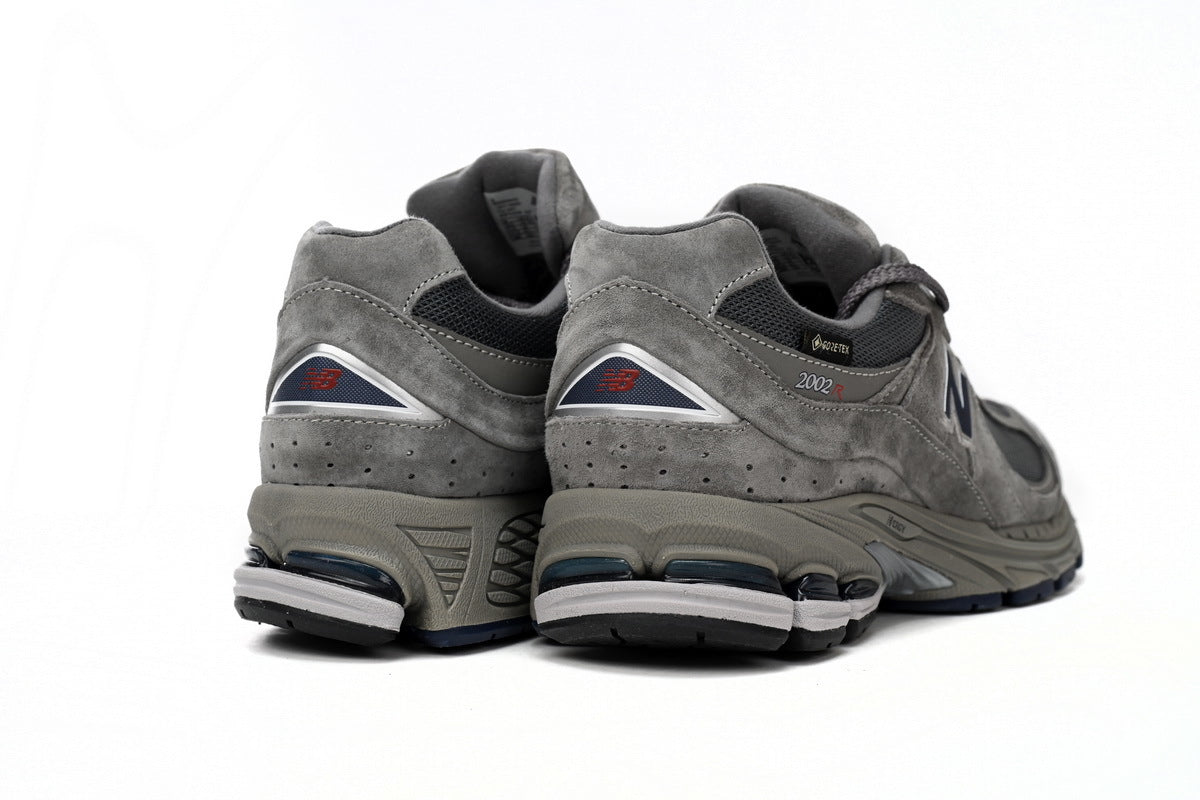 New Balance 2002R Sneakers