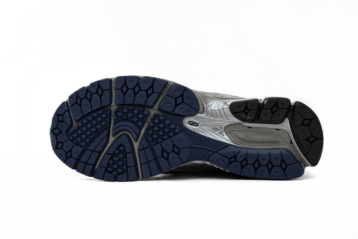 New Balance 2002R Sneakers