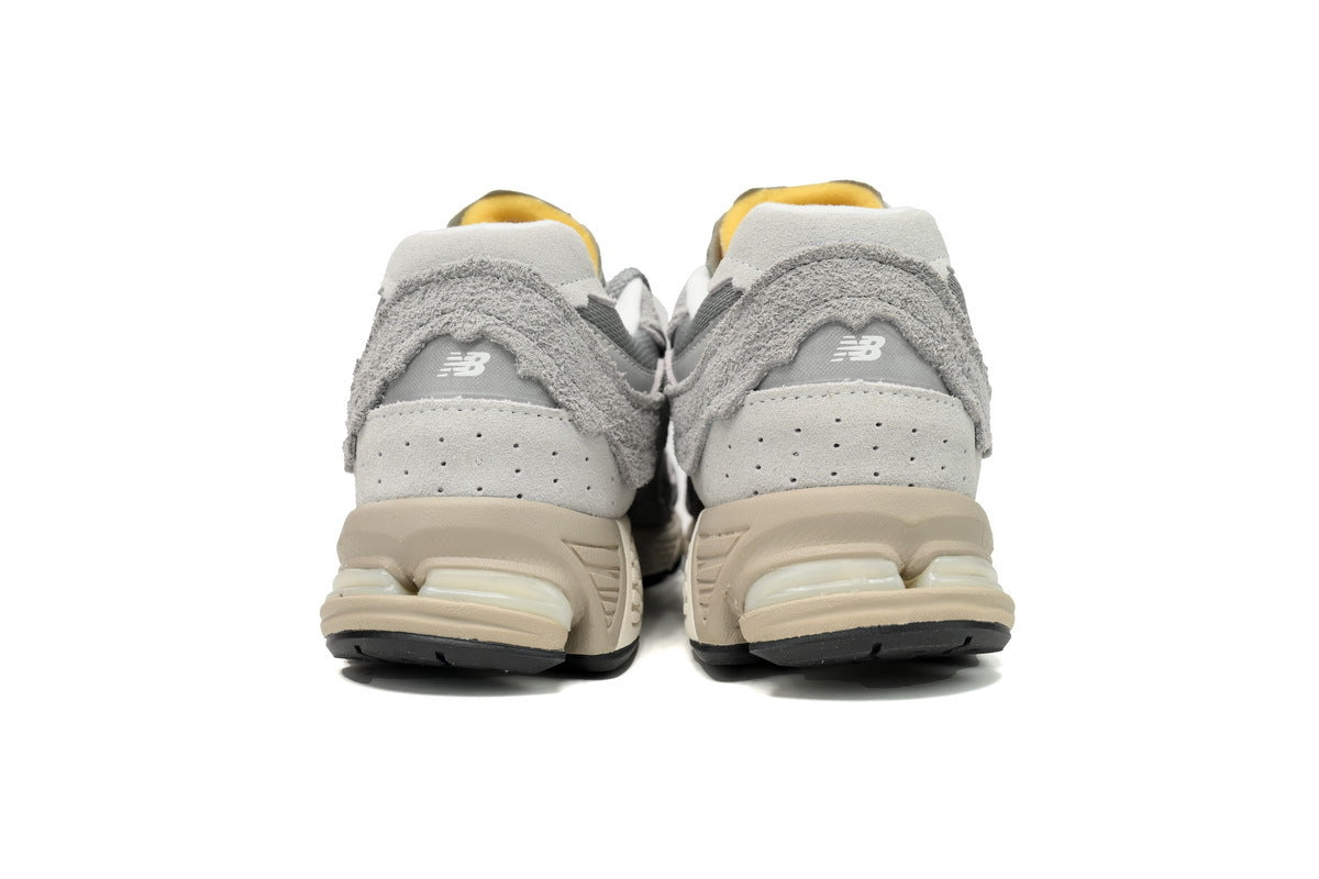 New Balance 2002R Sneakers