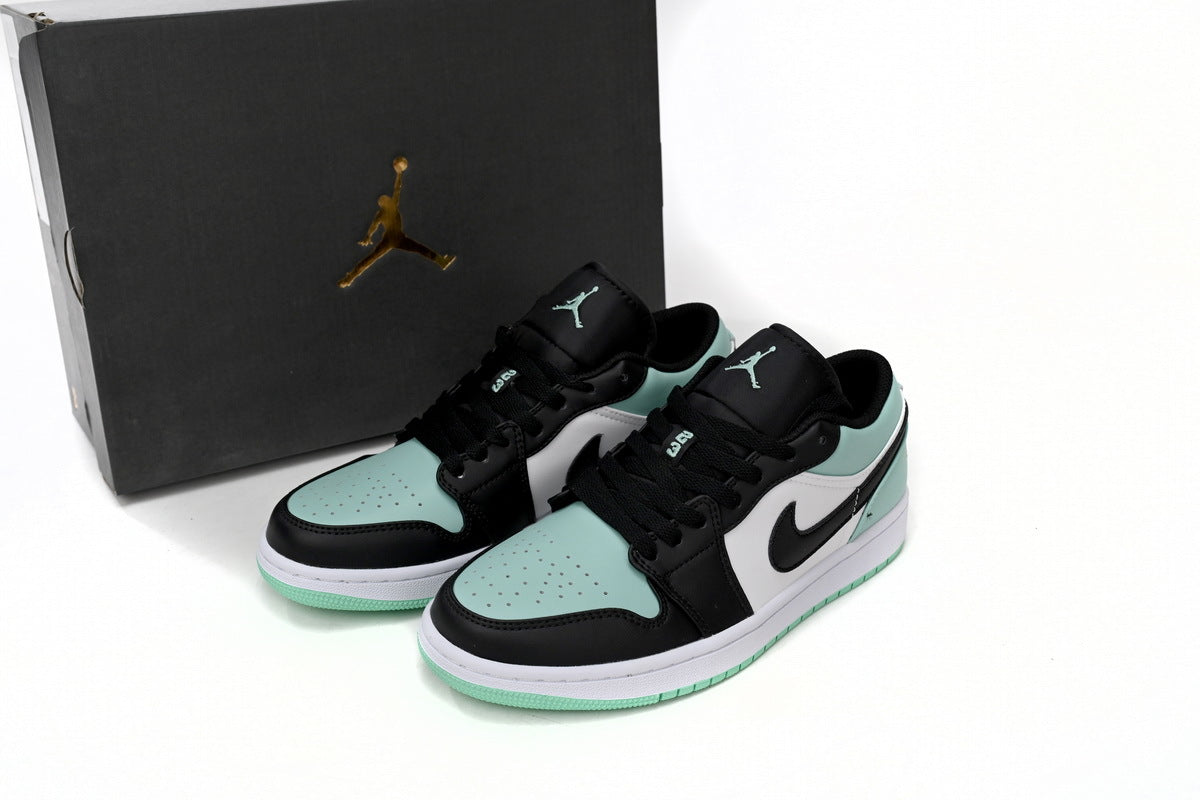 Nike Air Jordan 1 Retro Low Low-Top Sneakers