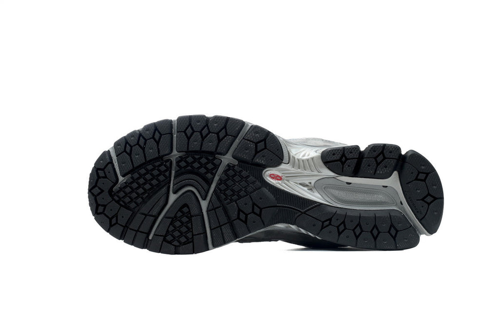 New Balance 2002R Sneakers